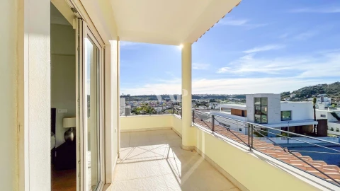 Moradia T4 para Venda em Albufeira e Olhos de Água