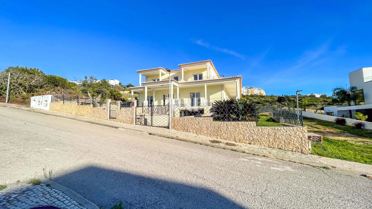 Moradia T4 para Venda em Albufeira e Olhos de Água Foto 40