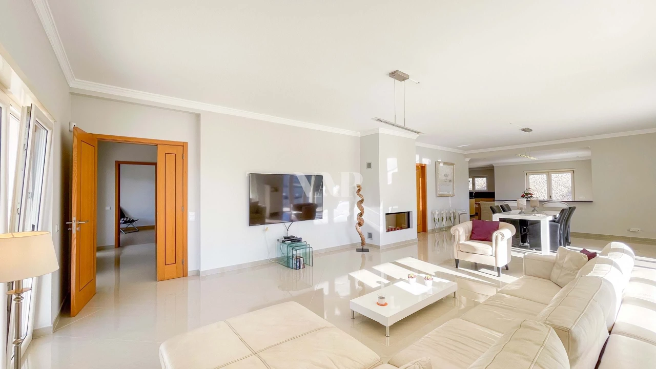 Moradia T4 para Venda em Albufeira e Olhos de Água Foto 6
