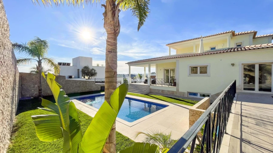 Moradia T4 para Venda em Albufeira e Olhos de Água Foto 2