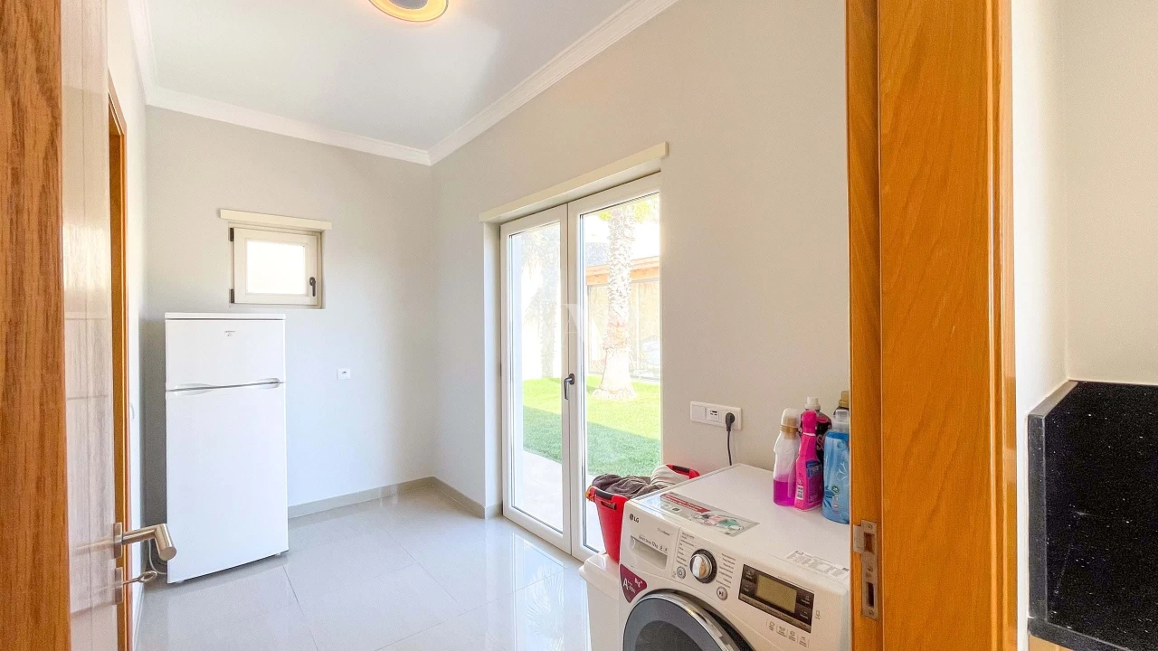 Moradia T4 para Venda em Albufeira e Olhos de Água Foto 12