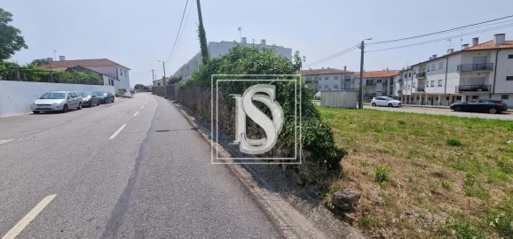 Terreno para Venda em Santa Marta de Portuzelo