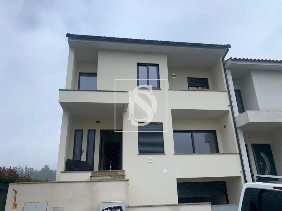 Moradia T3 para Venda em Arcos de Valdevez (São Paio) e Giela Foto 1