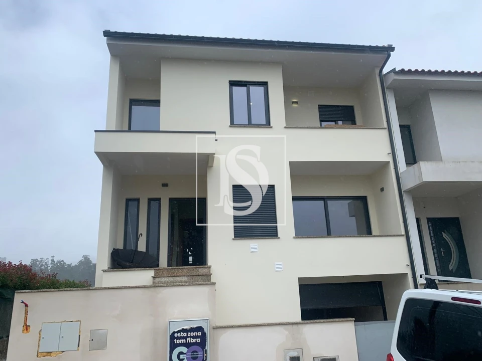 Moradia T3 para Venda em Arcos de Valdevez (São Paio) e Giela Foto 25