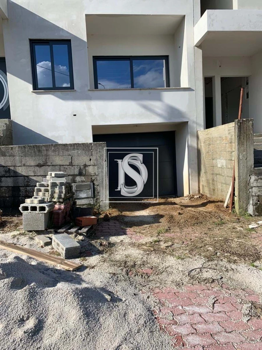 Moradia T3 para Venda em Arcos de Valdevez (São Paio) e Giela Foto 3