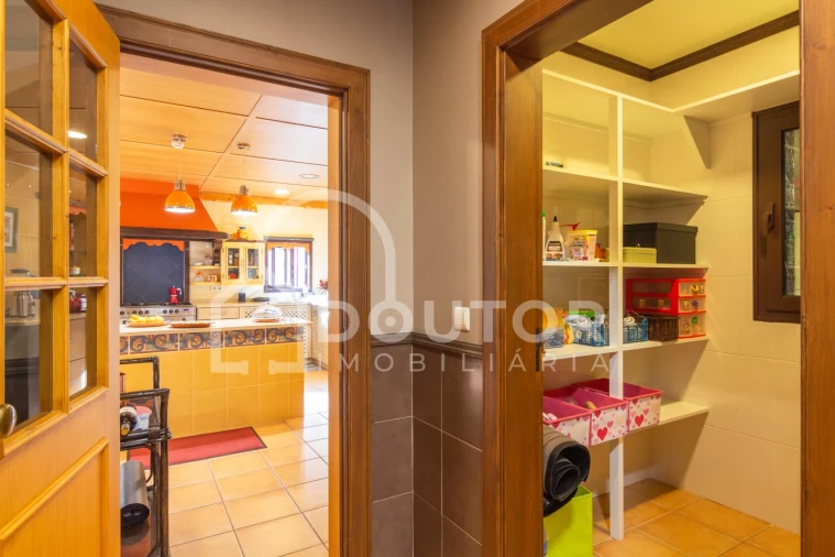 Moradia T4 para Venda em São Martinho Foto 22