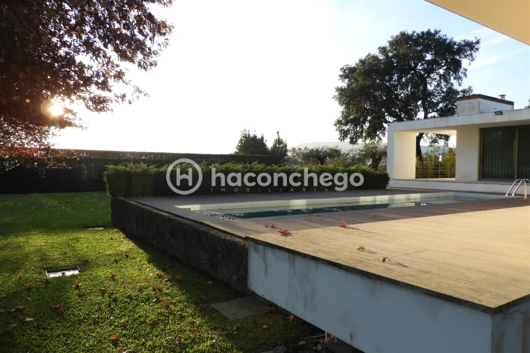 Moradia T4 para Venda em Roriz Foto 13