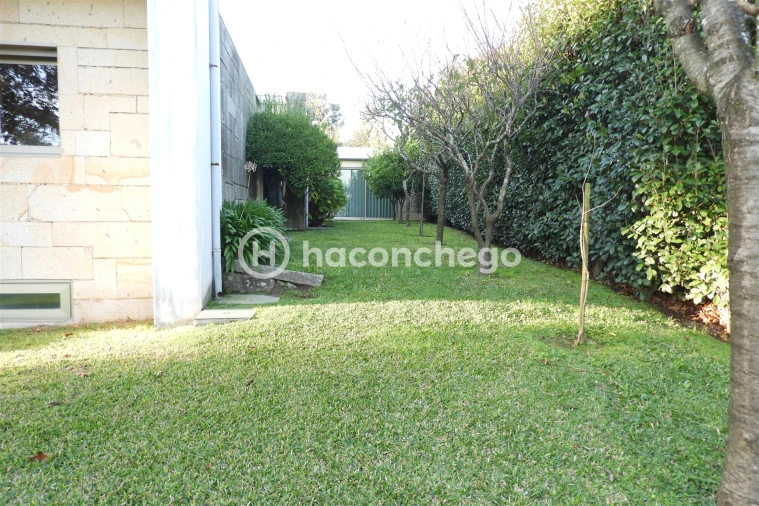 Moradia T4 para Venda em Roriz Foto 14