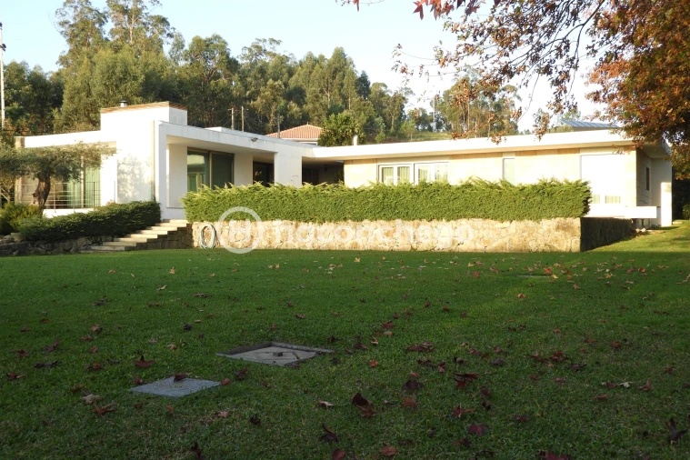 Moradia T4 para Venda em Roriz Foto 3