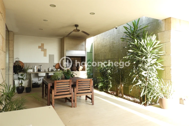 Moradia T4 para Venda em Roriz Foto 23