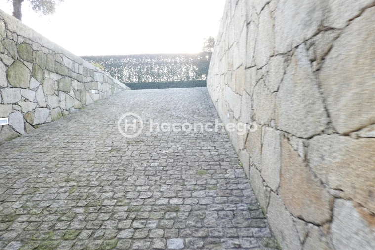 Moradia T4 para Venda em Roriz Foto 16