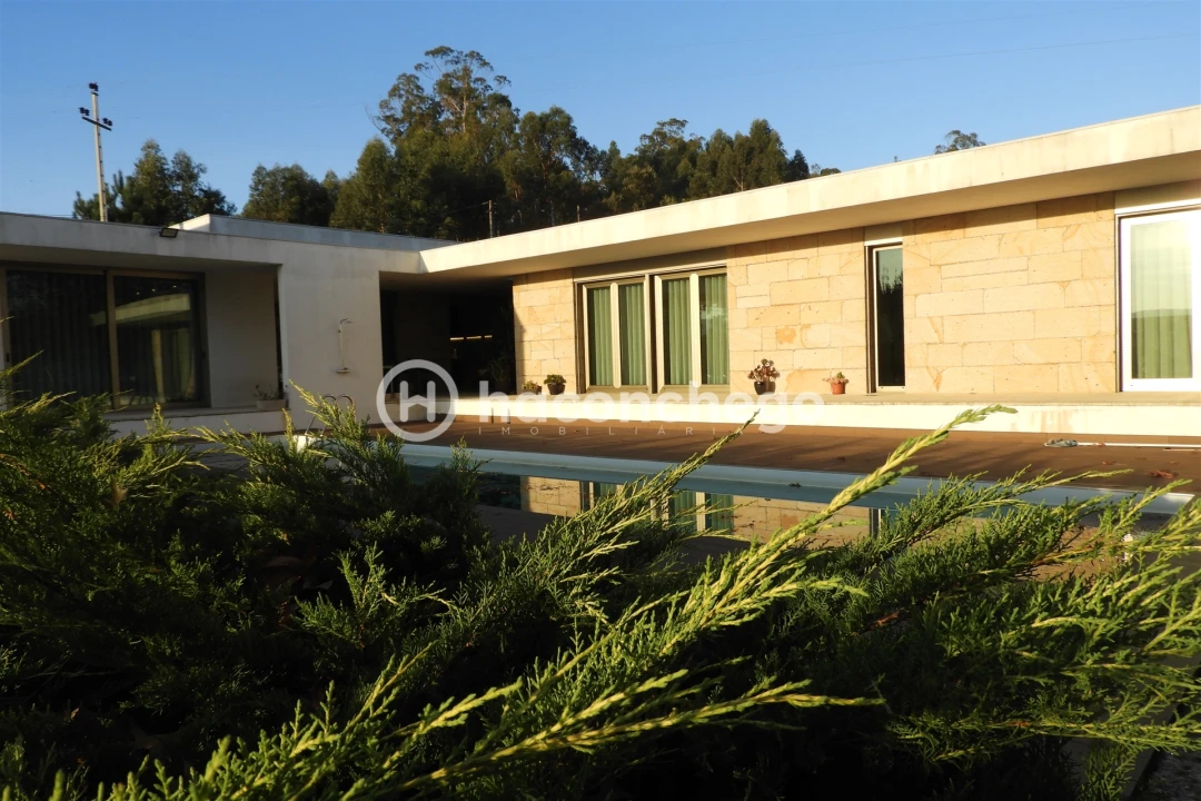 Moradia T4 para Venda em Roriz Foto 7