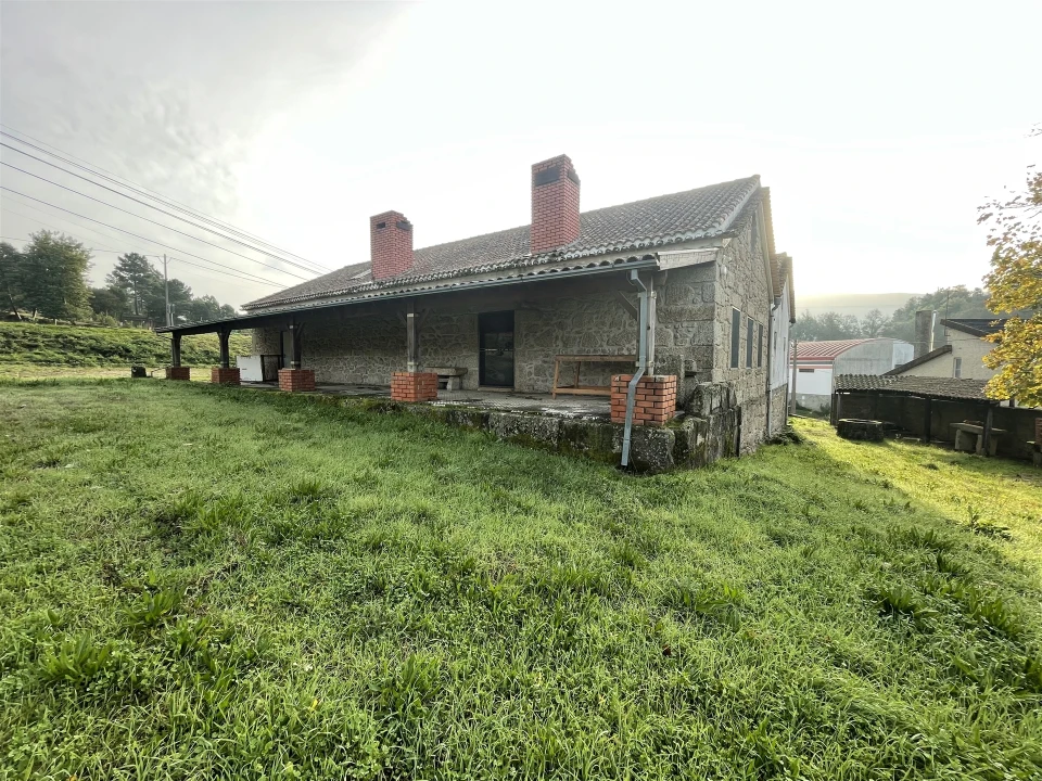 Armazém para Venda em Santa Comba Foto 7