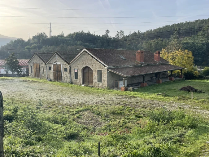 Armazém para Venda em Santa Comba Foto 4