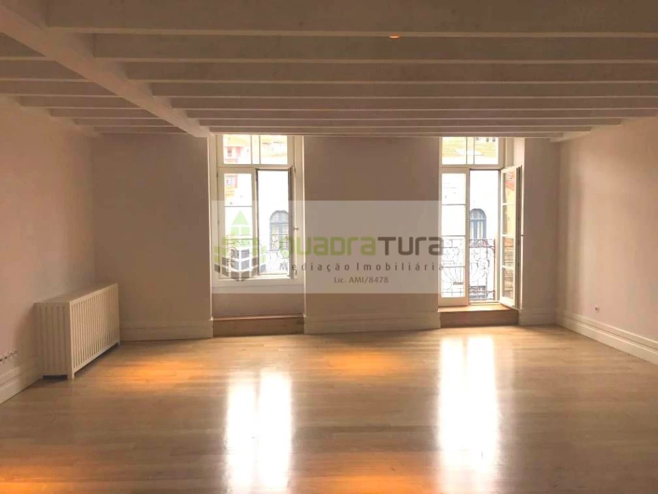 Apartamento T4 para Venda em Cedofeita, Santo Ildefonso, Sé, Miragaia, São Nicolau e Vitória Foto 3