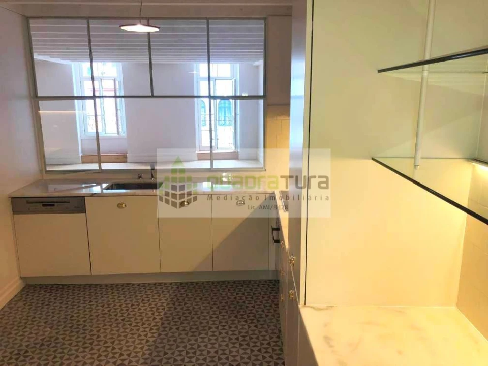 Apartamento T4 para Venda em Cedofeita, Santo Ildefonso, Sé, Miragaia, São Nicolau e Vitória Foto 8