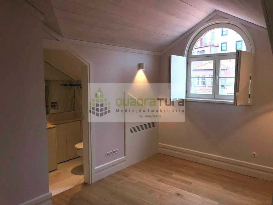 Apartamento T4 para Venda em Cedofeita, Santo Ildefonso, Sé, Miragaia, São Nicolau e Vitória Foto 11