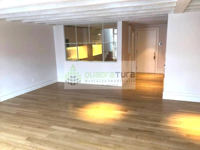 Apartamento T4 para Venda em Cedofeita, Santo Ildefonso, Sé, Miragaia, São Nicolau e Vitória