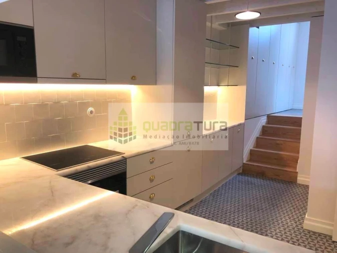 Apartamento T4 para Venda em Cedofeita, Santo Ildefonso, Sé, Miragaia, São Nicolau e Vitória Foto 5