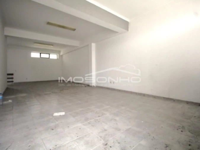 Negócio para Venda em Vieira de Leiria Foto 2