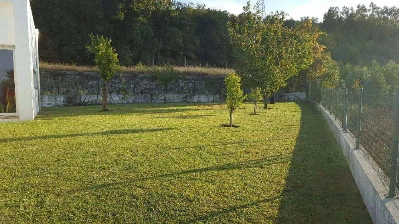 Moradia T3 para Venda em Fonte Arcada e Oliveira Foto 8