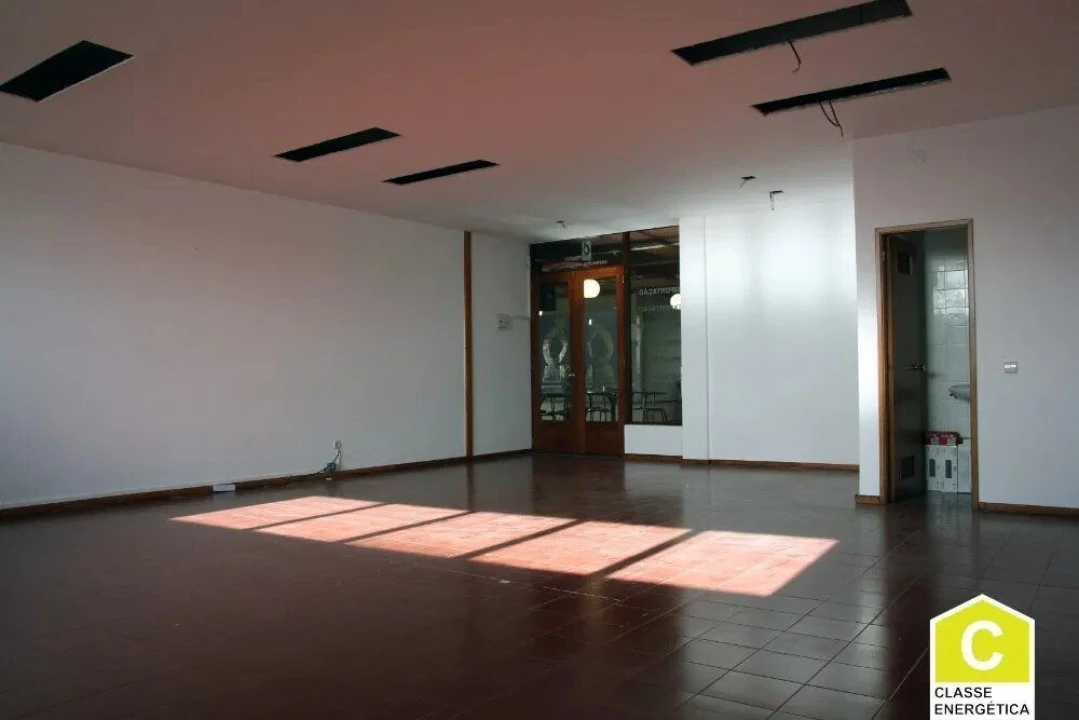 Negócio para Venda em Vila de Prado Foto 3