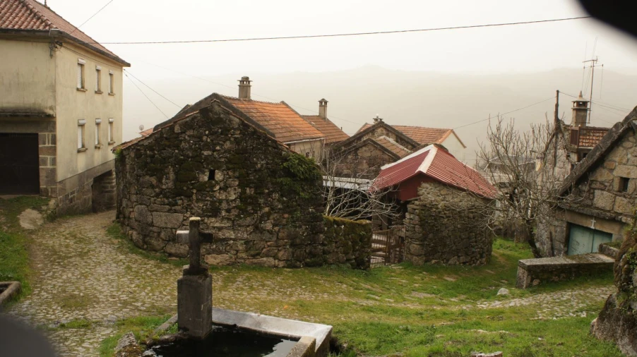 Moradia para Venda em Castro Laboreiro e Lamas de Mouro Foto 1