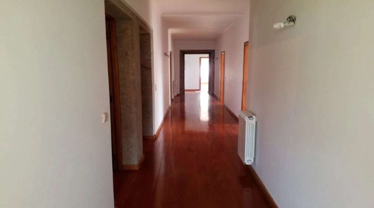 Moradia T5 para Venda em Amares e Figueiredo Foto 18