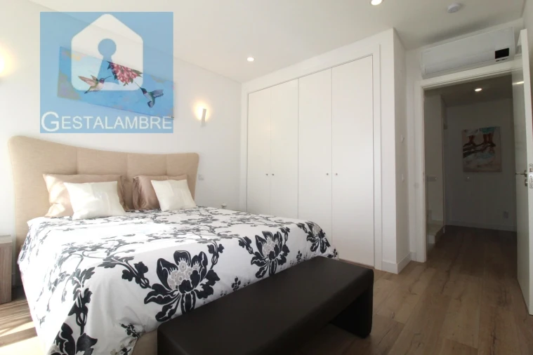 Moradia T4 para Venda em Ferreiras Foto 21