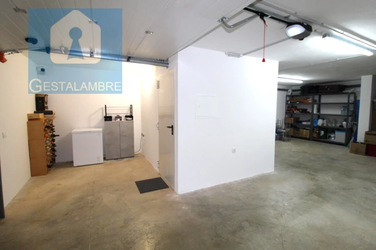 Moradia T4 para Venda em Ferreiras Foto 38