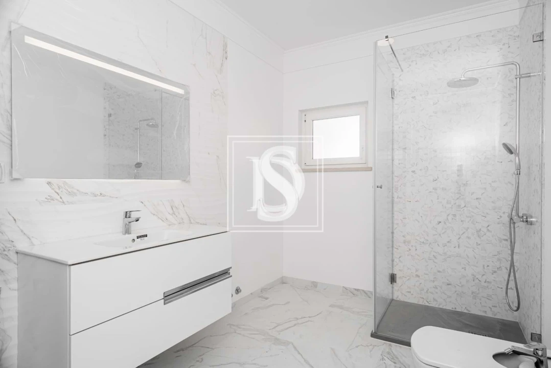 Moradia T4 para Venda em Santo Andre Foto 23