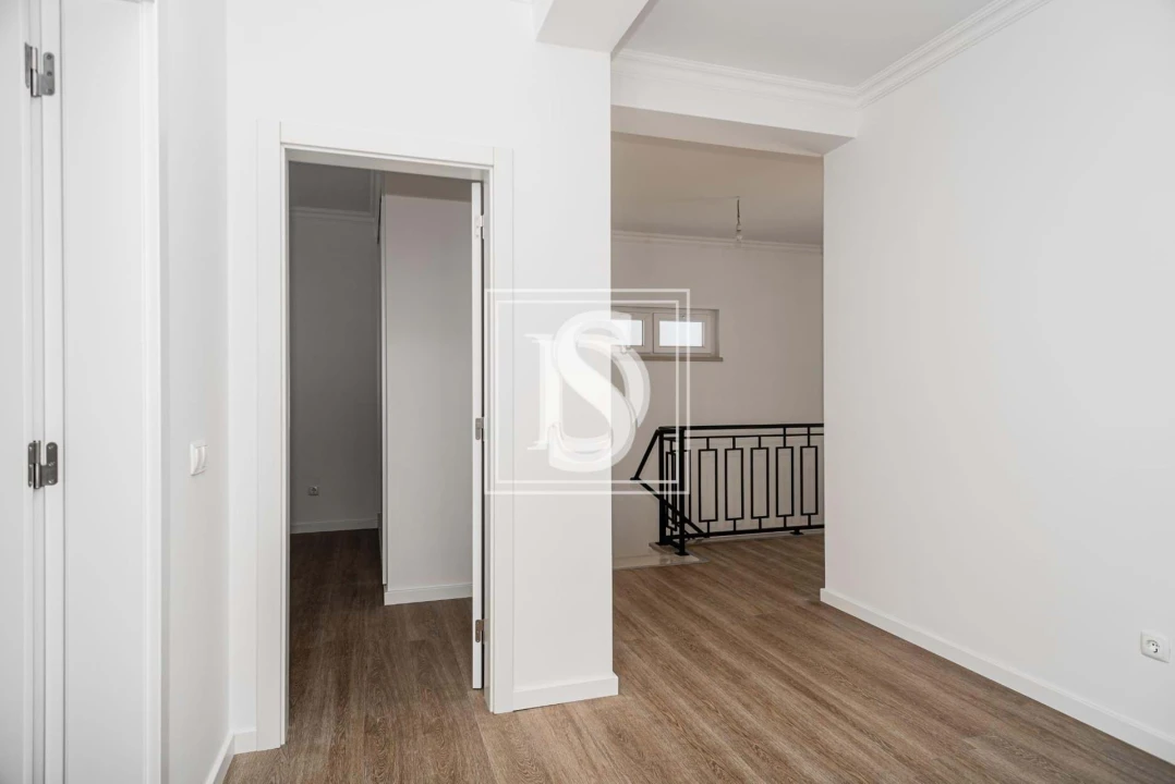 Moradia T4 para Venda em Santo Andre Foto 14