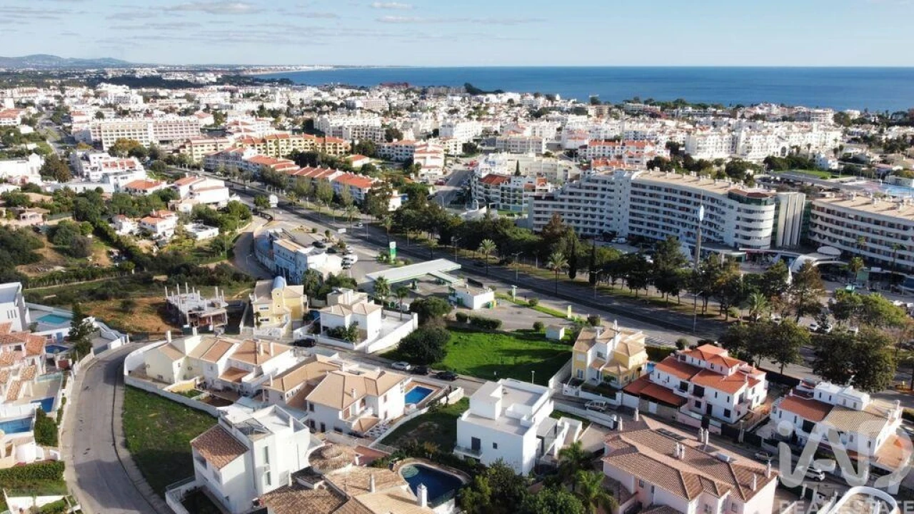 Terreno para Venda em Albufeira e Olhos de Água Foto 6