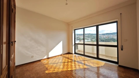 Apartamento T4 para Venda em Santo Antonio dos Olivais
