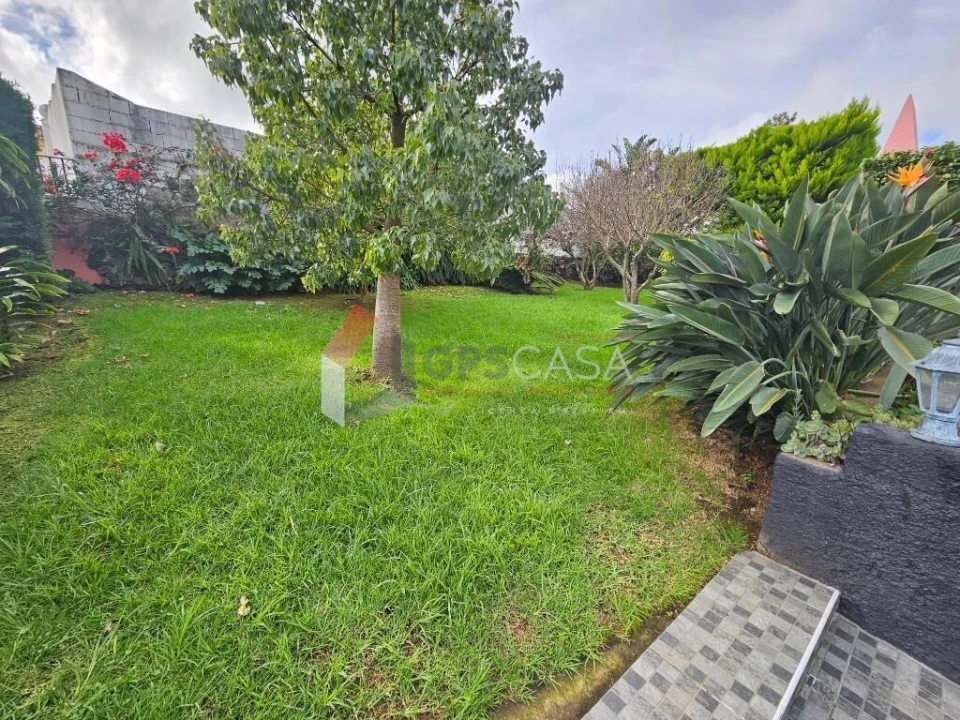 Moradia T3 para Venda em Praia da Vitoria (Santa Cruz) Foto 30