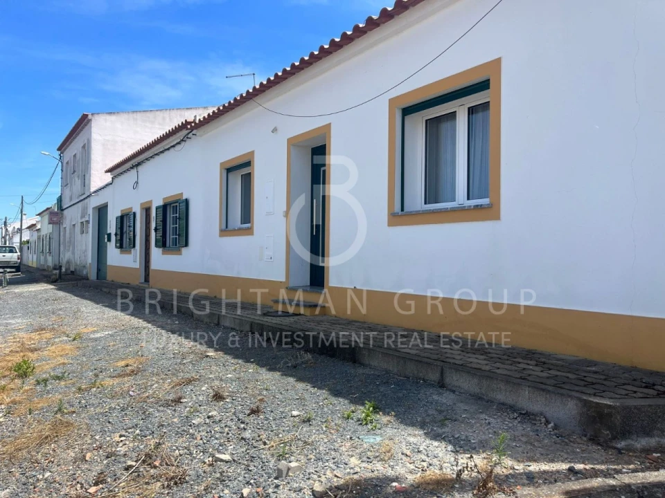 Moradia T3 para Venda em Figueira dos Cavaleiros Foto 2