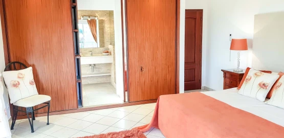Moradia T7 para Venda em Quarteira
