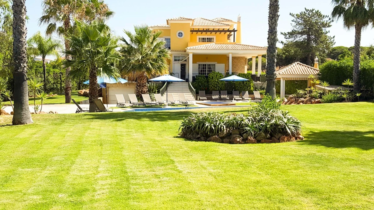 Moradia T8 para Venda em Almancil Foto 28