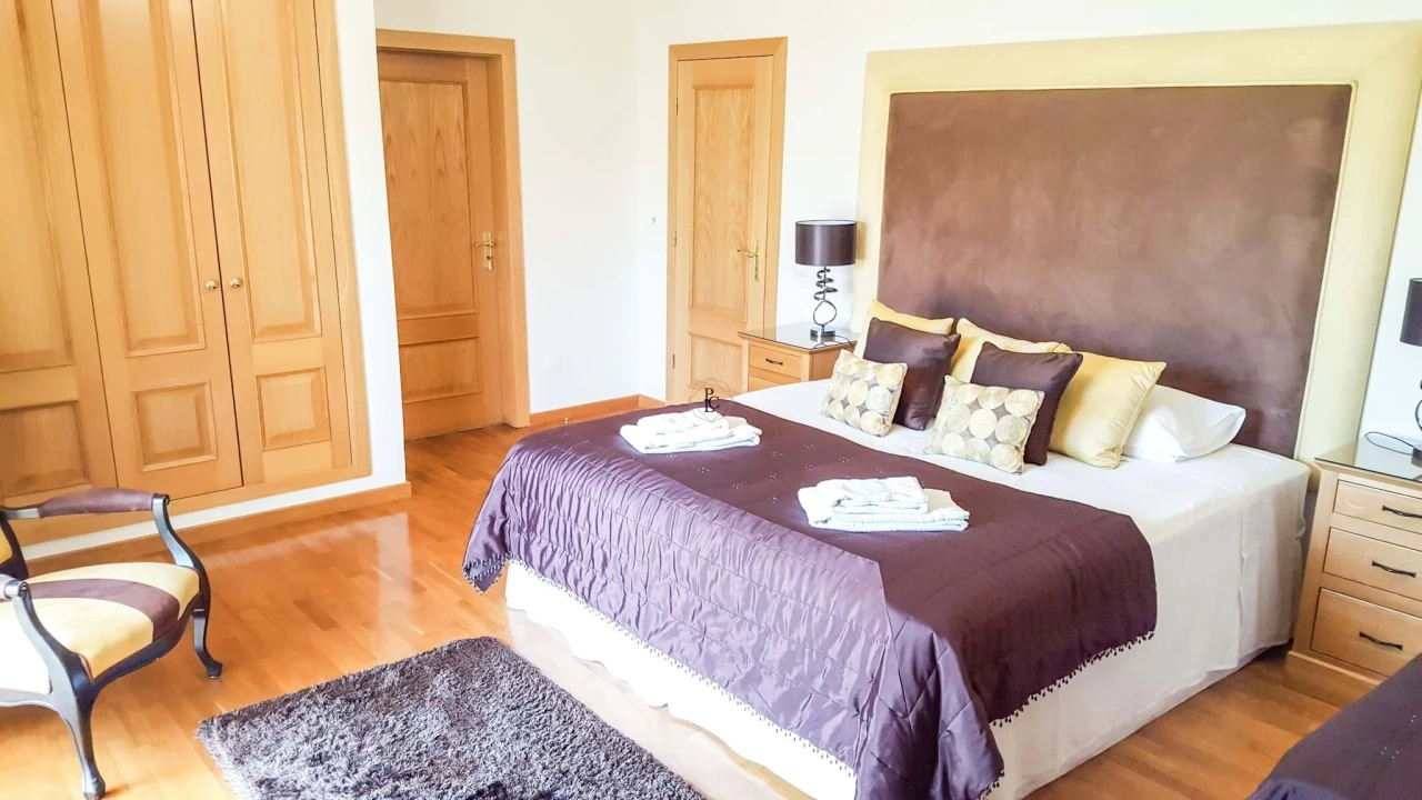 Moradia T8 para Venda em Almancil Foto 12