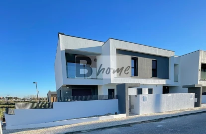 Moradia T3 para Venda em Caparica e Trafaria