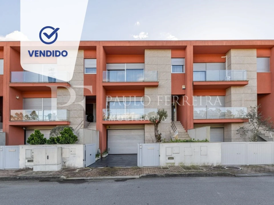 Moradia T3 para Venda em Oliveira (São Mateus) Foto 1