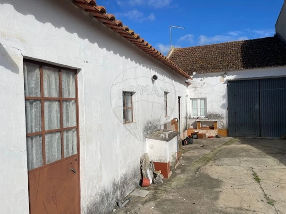 Moradia T3 para Venda em Almoster Foto 1