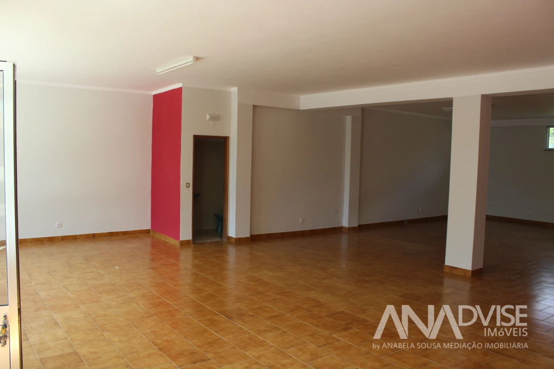 Loja para Arrendamento em Viseu Foto 3