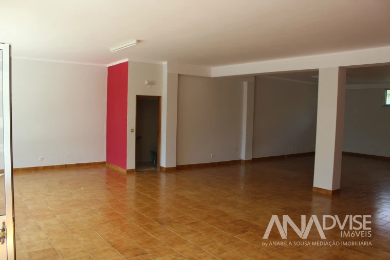 Loja para Arrendamento em Viseu Foto 3