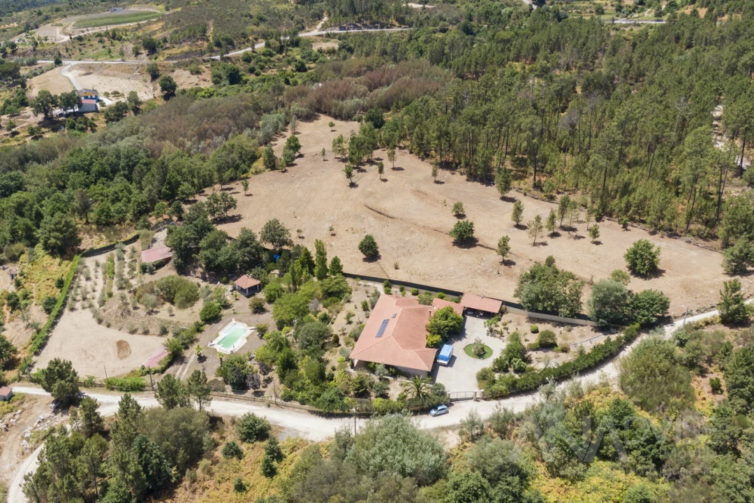 Quinta T4 para Venda em Fragosela Foto 1