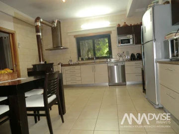 Moradia T4 para Venda em Fragosela