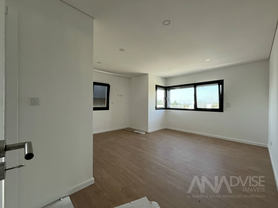 Moradia T3 para Venda em Viseu Foto 32