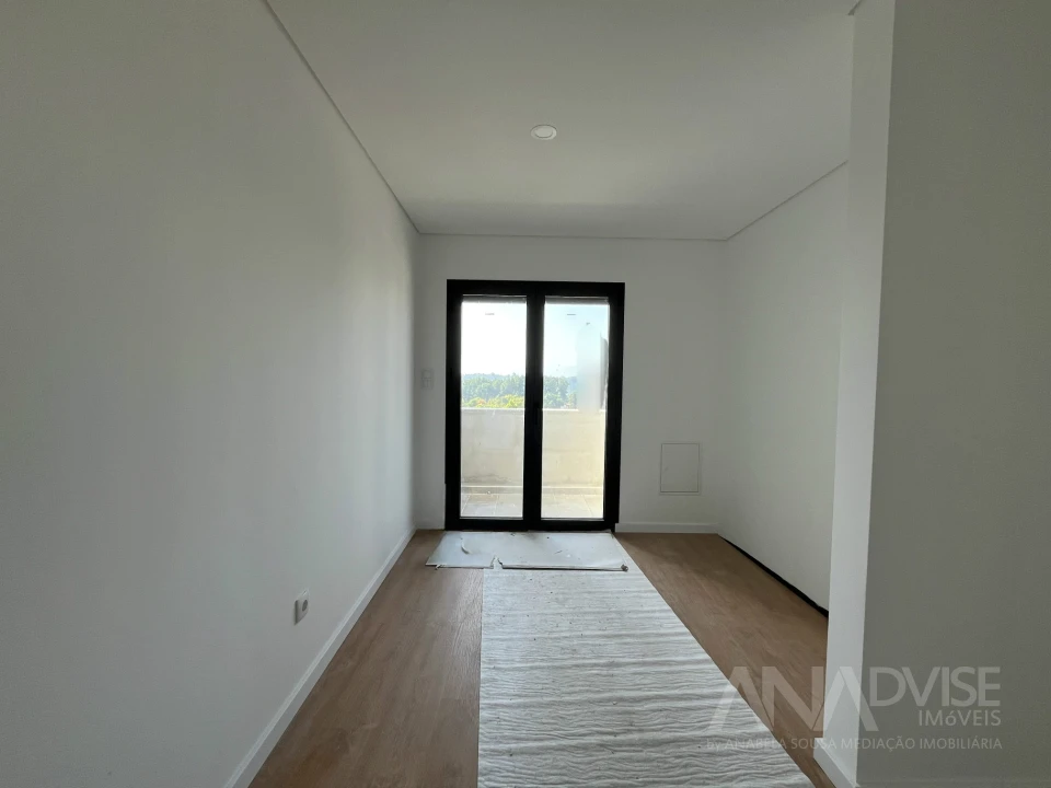Moradia T3 para Venda em Viseu Foto 38