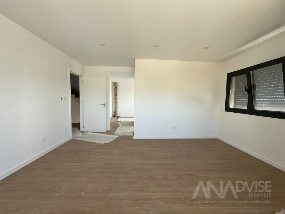 Moradia T3 para Venda em Viseu Foto 33