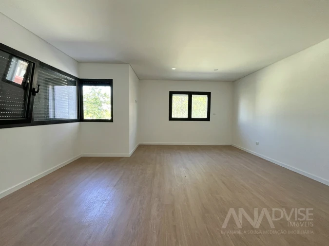 Moradia T3 para Venda em Viseu Foto 31